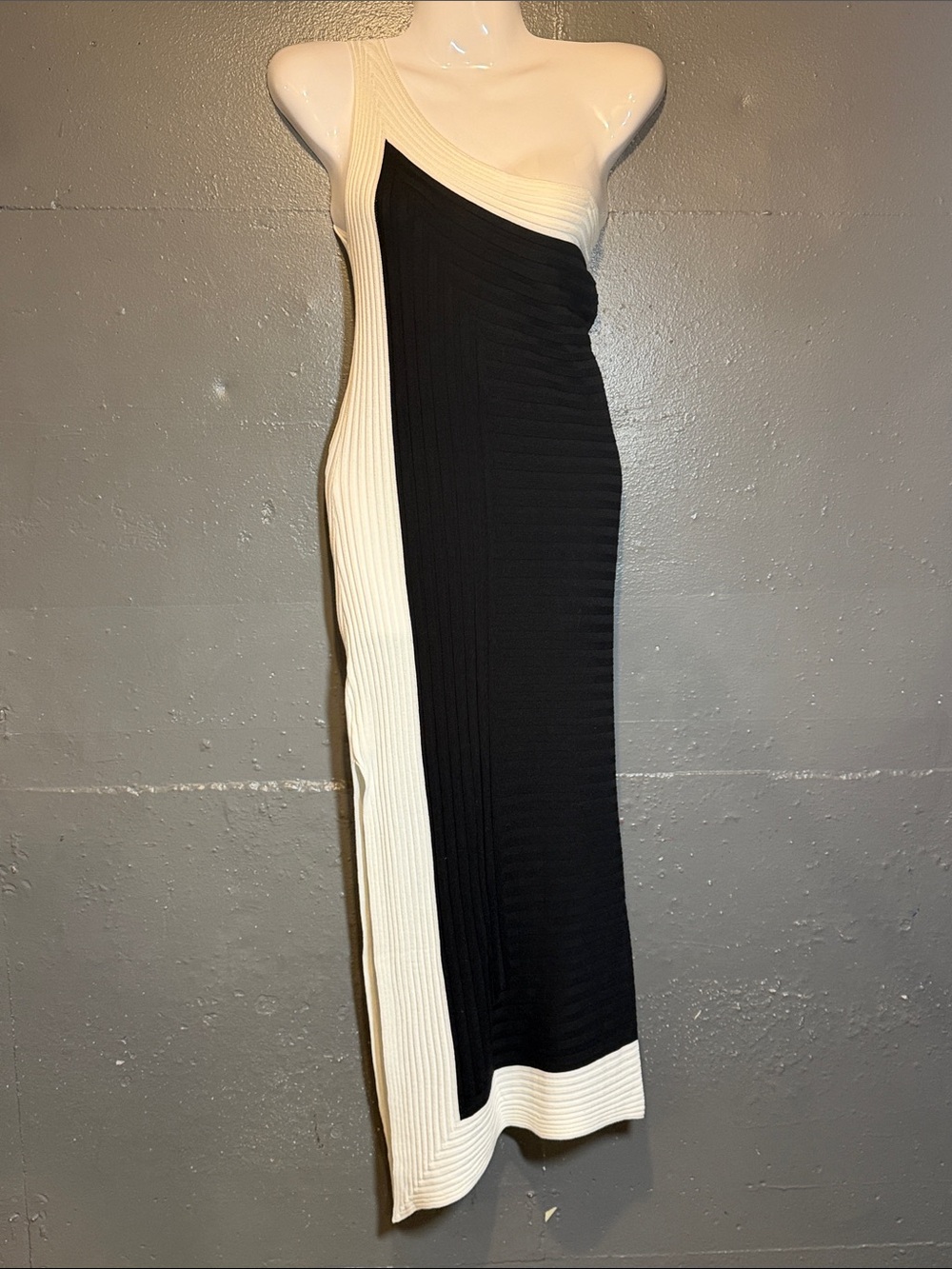 Cupshe One-Shoulder Colorblock Ribbed Maxi Dress in Black and White